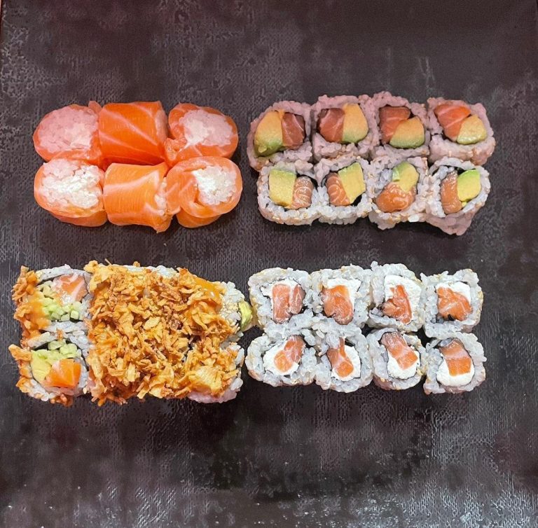 Grand assortiment Best of N°3 de 30 pièces avec rolls, californias et pièces crunchy.